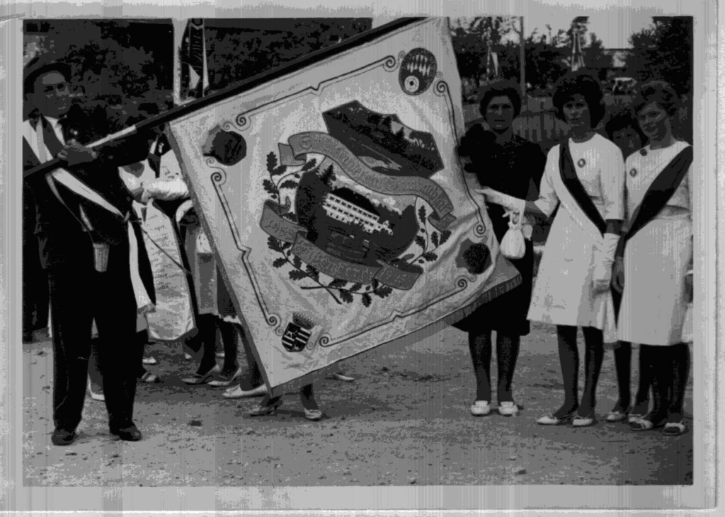 Unsere Fahne bei der Weihe 1963